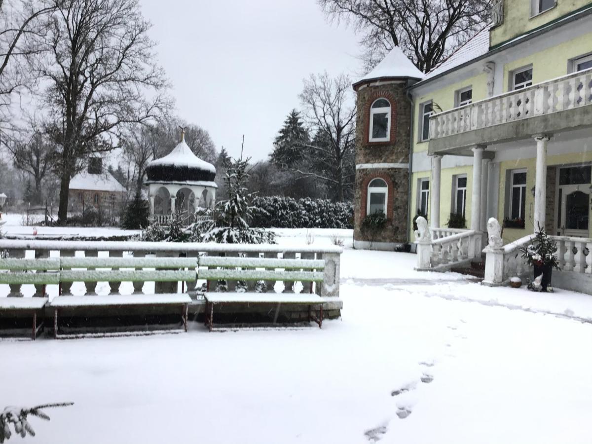 Hotel Gutshaus Darsikow Exterior foto