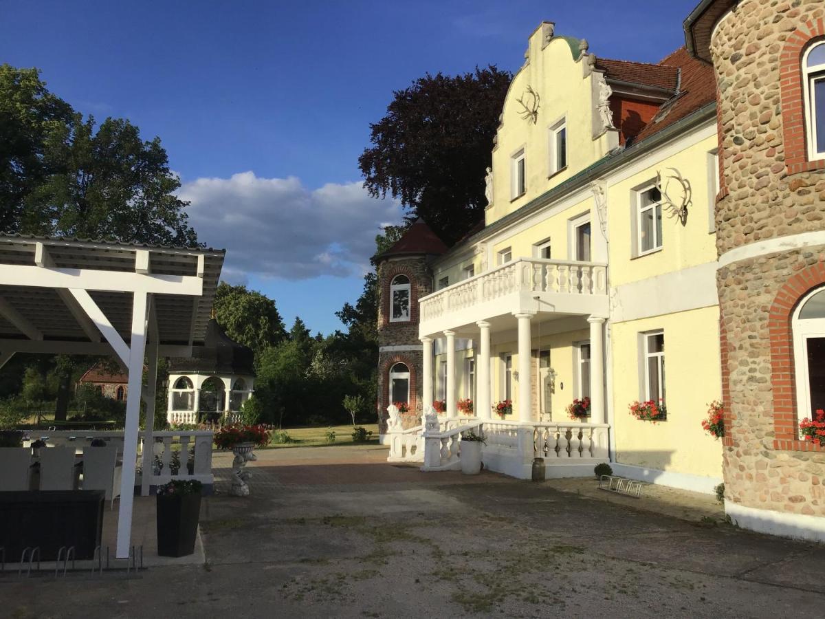 Hotel Gutshaus Darsikow Exterior foto